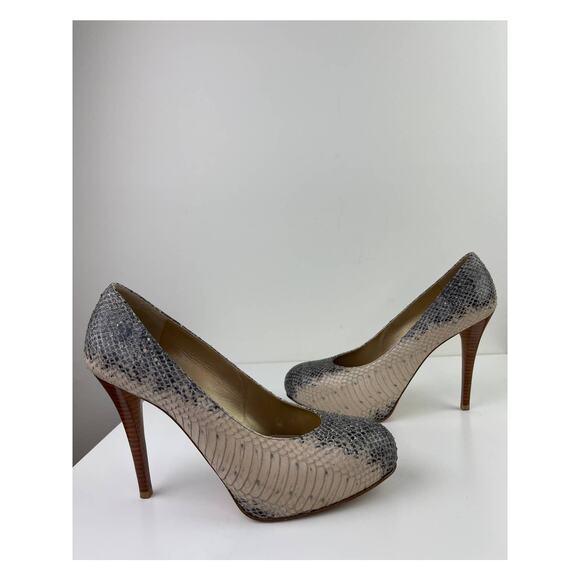 Stuart Weitzman Rowin Snake Leather Platform Wood Heel Pumps Round Toe Size 9.5 - Picture 2 of 10